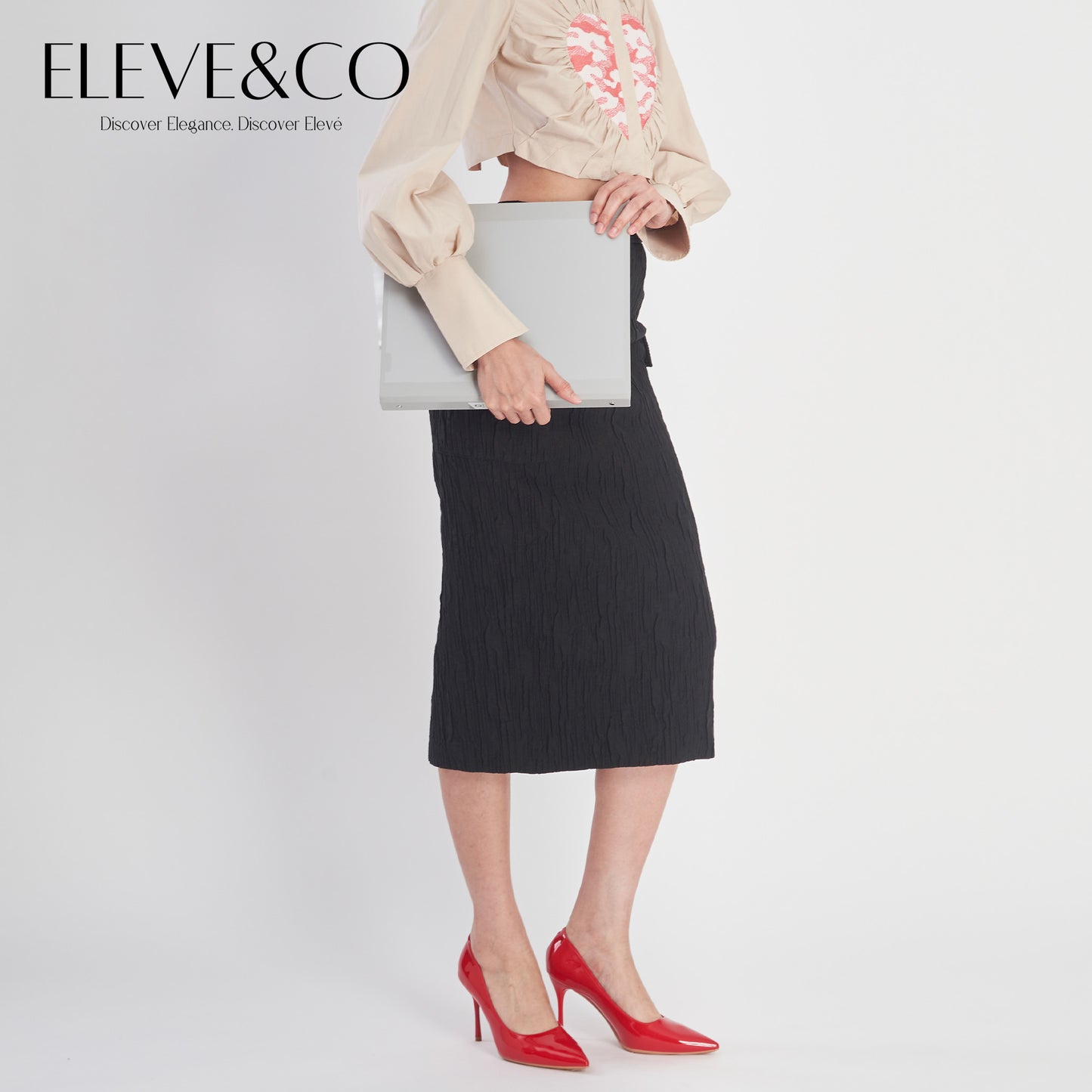 Fitted midi Skirt with flap pockets